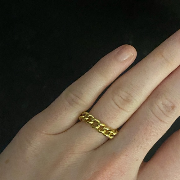 Gold Chain Ring - Picture 2 of 2